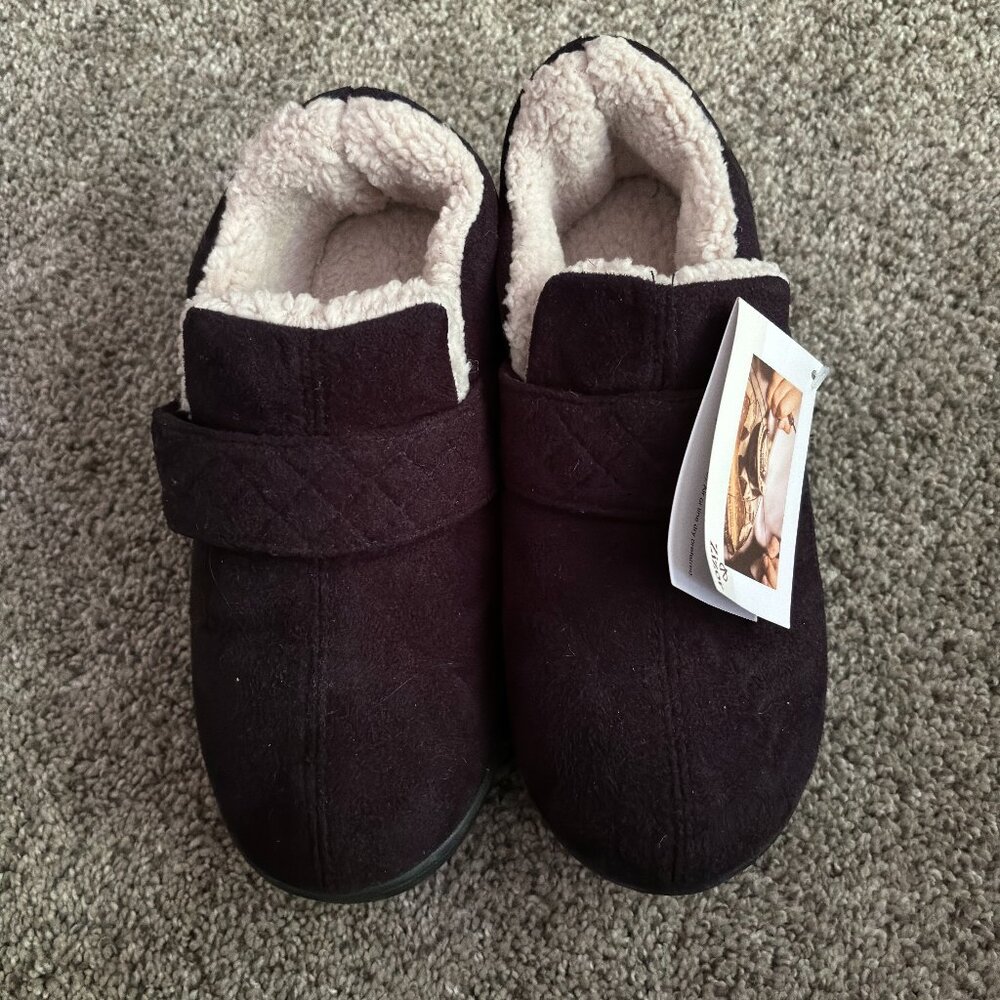 Zizor Sherpa Lined Soft Cushion Black Suede Hook & Loop Rubber Sole Slippers  7